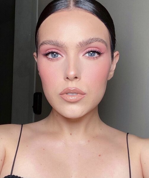 Розовый &ndash; главный цвет в весеннем макияже: топ лучших образов 