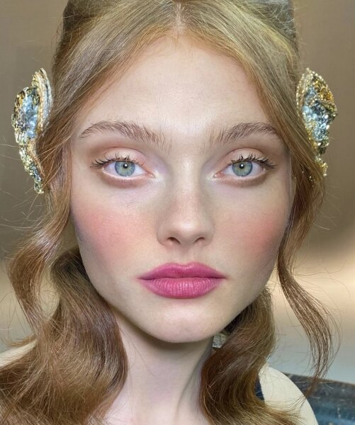 Розовый &ndash; главный цвет в весеннем макияже: топ лучших образов 