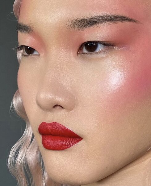 Розовый &ndash; главный цвет в весеннем макияже: топ лучших образов 