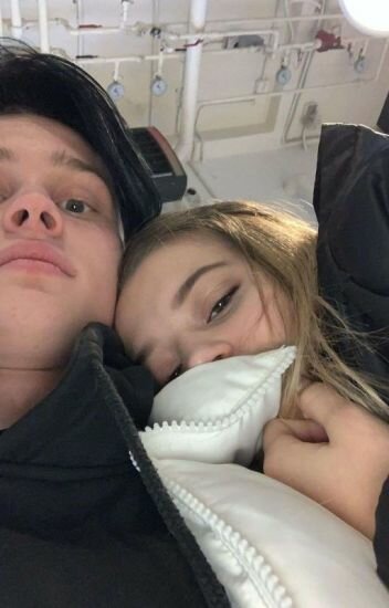 &laquo;Вы расстанетесь&raquo;: в Сети захейтили отношения тиктокеров Дани Милохина и Юлии Гаврилиной 