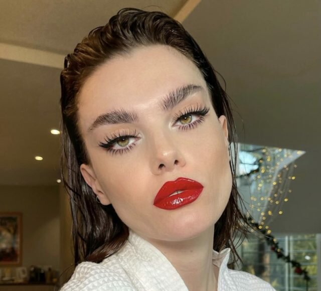 Пилинг для кожи головы: кому нужен и как подобрать правильный? 