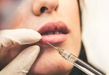 Названа неожиданная опасность обычных косметических процедур