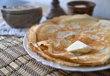 Гастроэнтеролог Терентьева посоветовала съедать не более четырех блинов в день