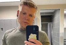 В возрасте 33 лет ушёл из жизни актёр комедии «Как есть жареных червяков» Блейк Гарретт