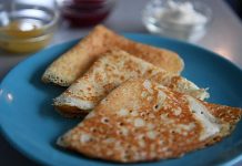 Диетолог подсказал, как не толстеть от блинов