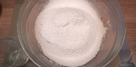 Фото приготовления рецепта: Бездрожжевые творожные пончики - шаг №2