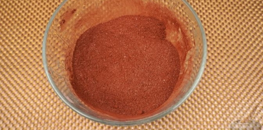 Фото приготовления рецепта: Бисквитный ореховый торт - шаг №34