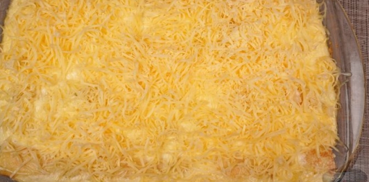 Фото приготовления рецепта: Блинчики с грибами, запечённые со сливочным соусом и сыром - шаг №38