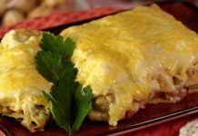 Блинчики с грибами, запечённые со сливочным соусом и сыром