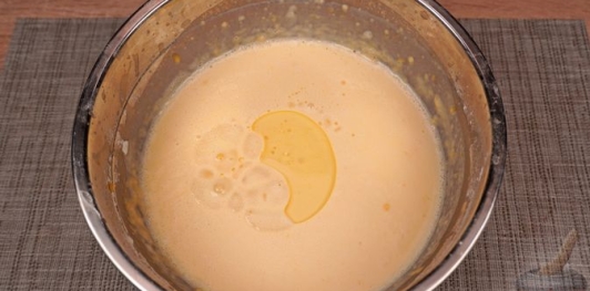 Фото приготовления рецепта: Блинчики с грибами, запечённые со сливочным соусом и сыром - шаг №23