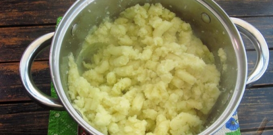 Фото приготовления рецепта: Блинчики с картошкой и грибами - шаг №17