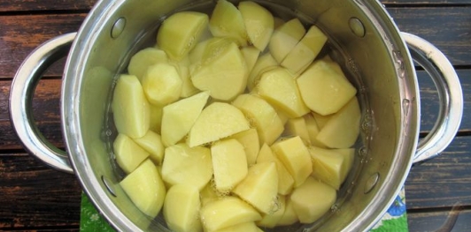 Фото приготовления рецепта: Блинчики с картошкой и грибами - шаг №14