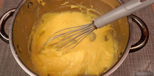 Фото приготовления рецепта: Блинчики с маком и кремом - шаг №14