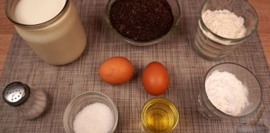 Фото приготовления рецепта: Блинчики с маком и кремом - шаг №1