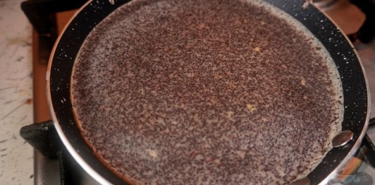 Фото приготовления рецепта: Блинчики с маком и кремом - шаг №15