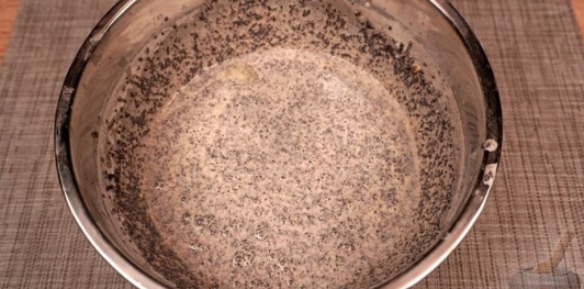 Фото приготовления рецепта: Блинчики с маком и кремом - шаг №11