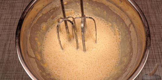 Фото приготовления рецепта: Блинчики с маком и кремом - шаг №7