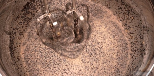 Фото приготовления рецепта: Блинчики с маком и кремом - шаг №9