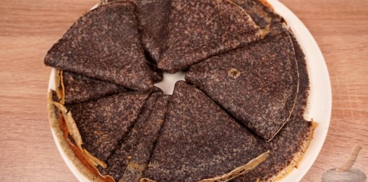 Фото приготовления рецепта: Блинчики с маком, на молоке - шаг №13