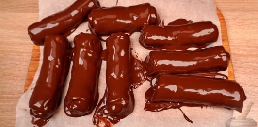 Фото приготовления рецепта: Блинчики с творожной начинкой, в шоколаде - шаг №21