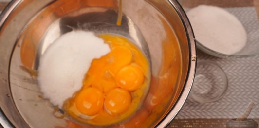 Фото приготовления рецепта: Блинчики сентдёрдьские (блинный торт по-венгерски) - шаг №16