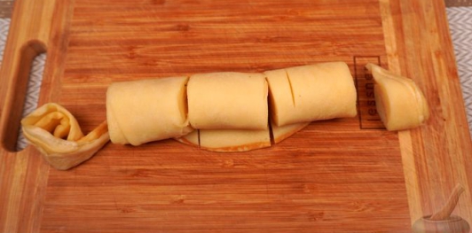 Фото приготовления рецепта: Блинчики сентдёрдьские (блинный торт по-венгерски) - шаг №12