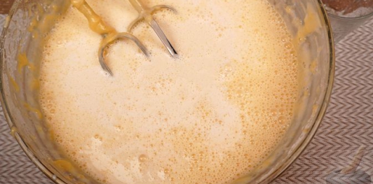 Фото приготовления рецепта: Блинчики сентдёрдьские (блинный торт по-венгерски) - шаг №5