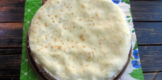 Фото приготовления рецепта: Блинный торт с курицей и грибами - шаг №32