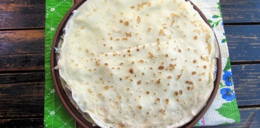 Фото приготовления рецепта: Блинный торт с курицей и грибами - шаг №31