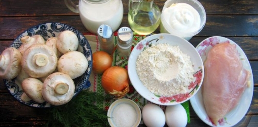 Фото приготовления рецепта: Блинный торт с курицей и грибами - шаг №1