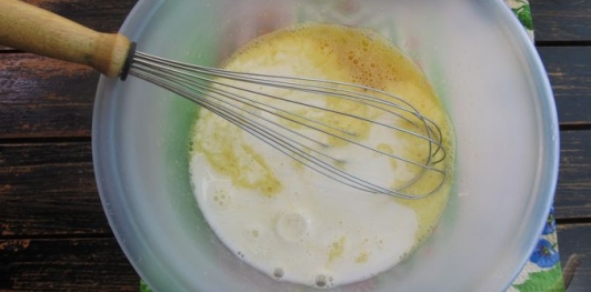 Фото приготовления рецепта: Блинный торт с курицей и грибами - шаг №4