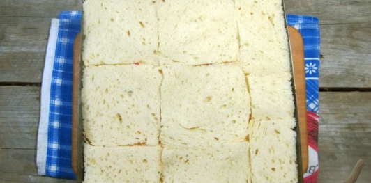 Фото приготовления рецепта: Бутербродный закусочный торт с сыром и ветчиной - шаг №23