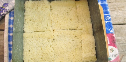 Фото приготовления рецепта: Бутербродный закусочный торт с сыром и ветчиной - шаг №14