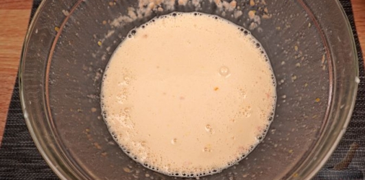 Фото приготовления рецепта: Дрожжевые булочки с повидлом - шаг №9