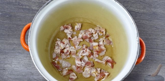 Фото приготовления рецепта: Фасолевый суп с фаршем - шаг №2