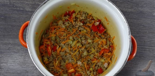 Фото приготовления рецепта: Фасолевый суп с фаршем - шаг №11