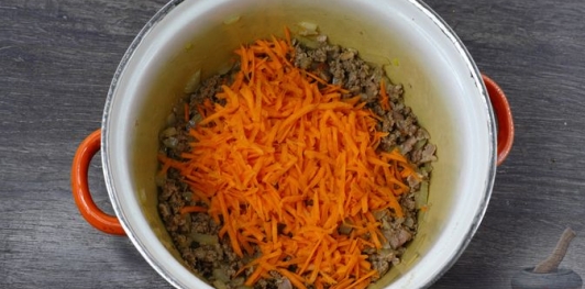 Фото приготовления рецепта: Фасолевый суп с фаршем - шаг №8