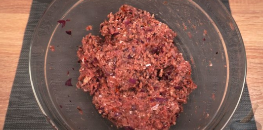 Фото приготовления рецепта: Голубцы с индейкой, рисом и вялеными томатами - шаг №10