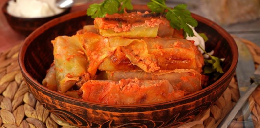 Фото приготовления рецепта: Голубцы с индейкой, рисом и вялеными томатами - шаг №18