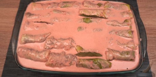 Фото приготовления рецепта: Голубцы с индейкой, рисом и вялеными томатами - шаг №16