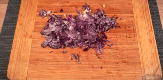 Фото приготовления рецепта: Голубцы с индейкой, рисом и вялеными томатами - шаг №4