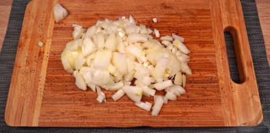 Фото приготовления рецепта: Гуляш из баранины - шаг №4