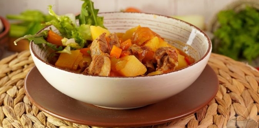 Фото приготовления рецепта: Гуляш из баранины - шаг №21