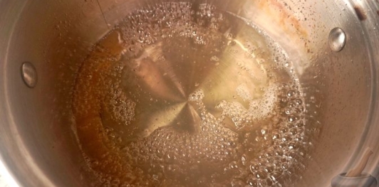 Фото приготовления рецепта: Калбурабасты (турецкое печенье с ореховой начинкой) - шаг №4