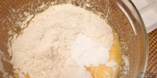 Фото приготовления рецепта: Калбурабасты (турецкое печенье с ореховой начинкой) - шаг №10