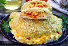 Кармашки из куриного фарша, с сыром и овощами