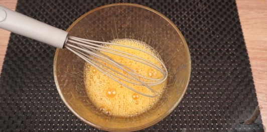 Фото приготовления рецепта: Картофельная бабка с беконом - шаг №10