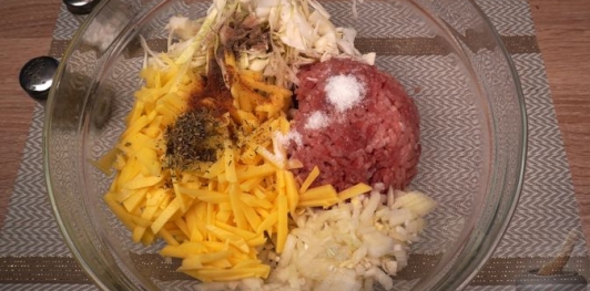 Фото приготовления рецепта: Картофельно-мясная запеканка Харя - шаг №6