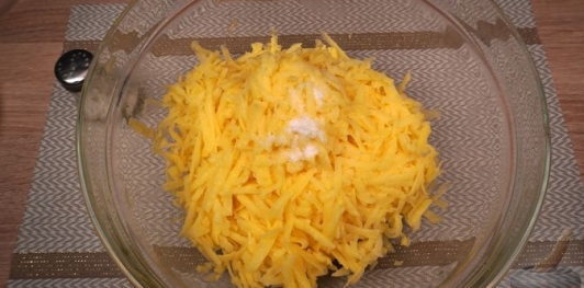 Фото приготовления рецепта: Картофельно-мясная запеканка Харя - шаг №3