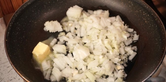 Фото приготовления рецепта: Картофельно-творожные клёцки - шаг №3